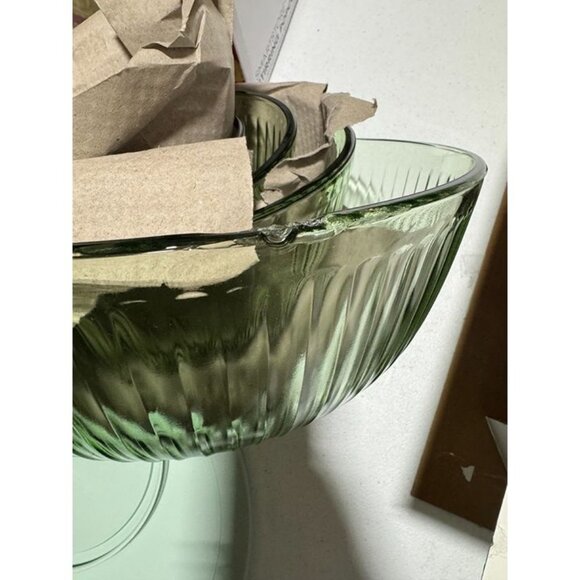 Pyrex Round Colored Glass Mixing Bowl With Lids 8 Piece Set - Picture 3 of 4